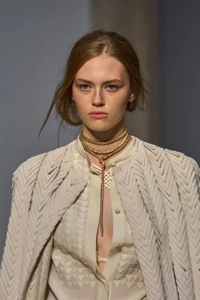 Look 136